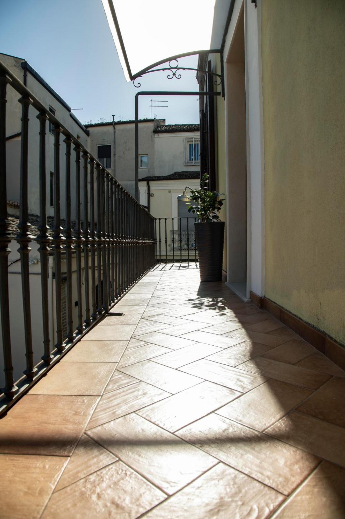 Dimora Camelia Apartment Lucera Bagian luar foto