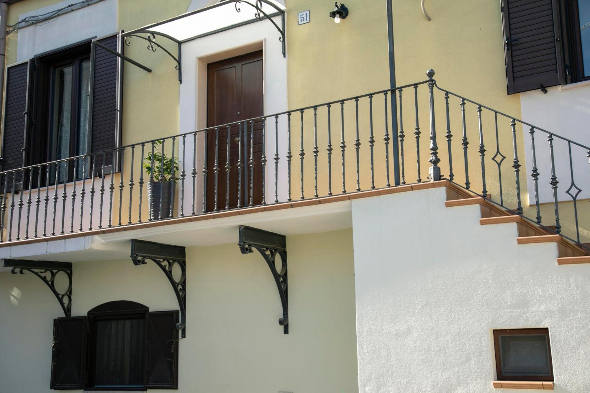 Dimora Camelia Apartment Lucera Bagian luar foto